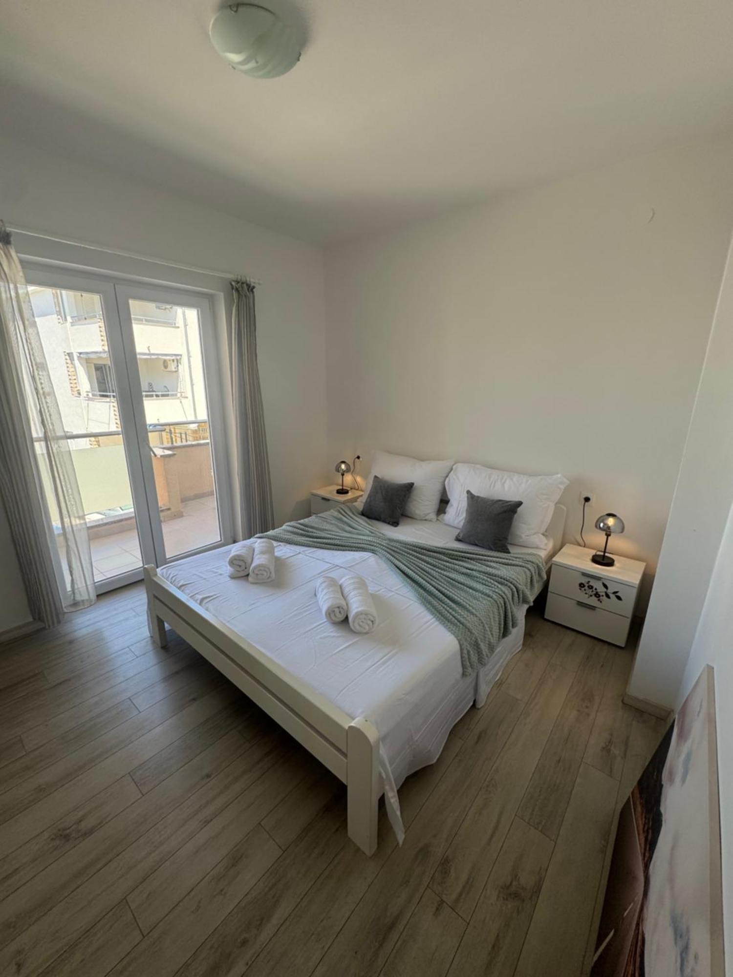 Apartments Toma Новалья Экстерьер фото