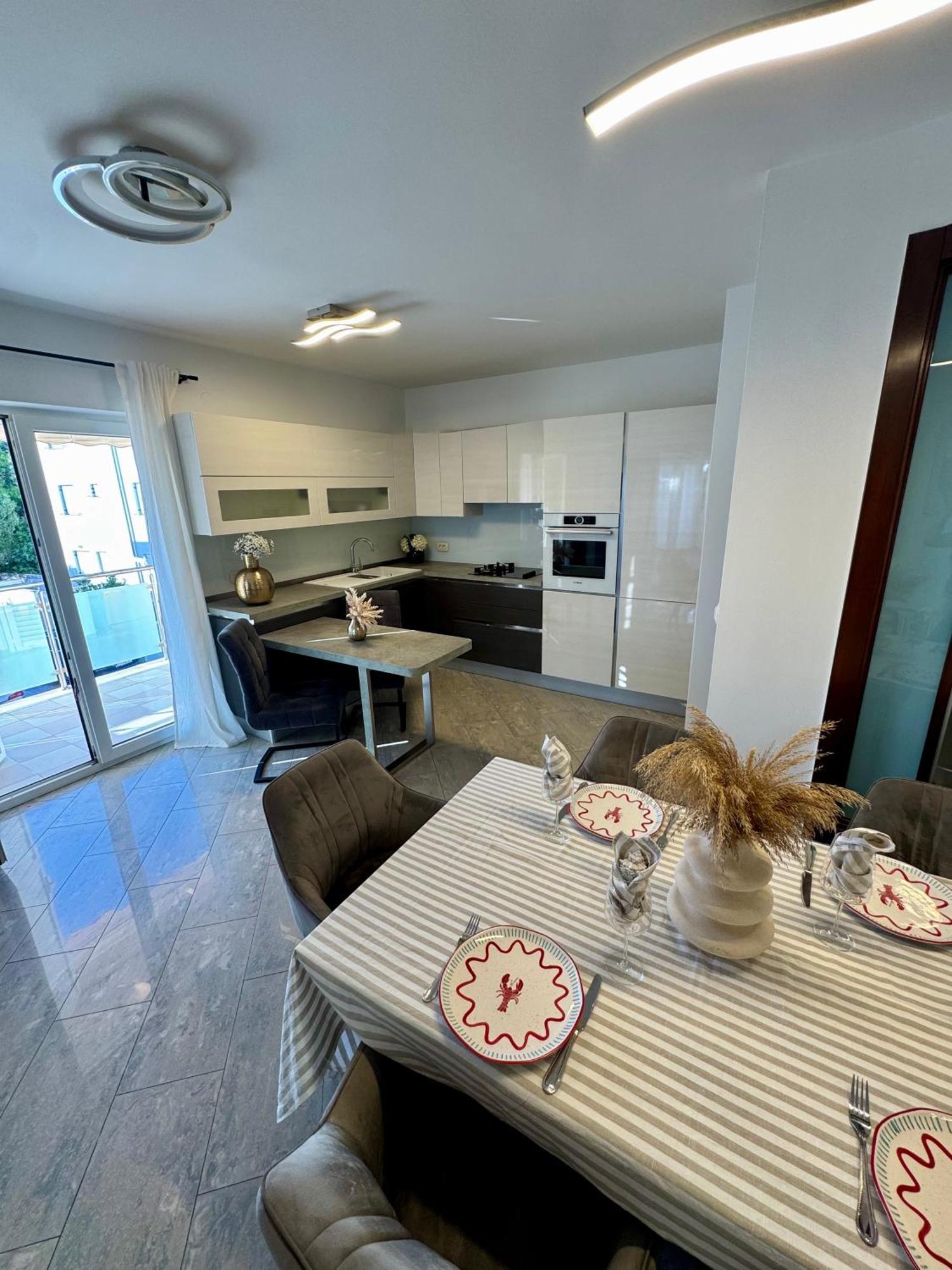 Apartments Toma Новалья Экстерьер фото