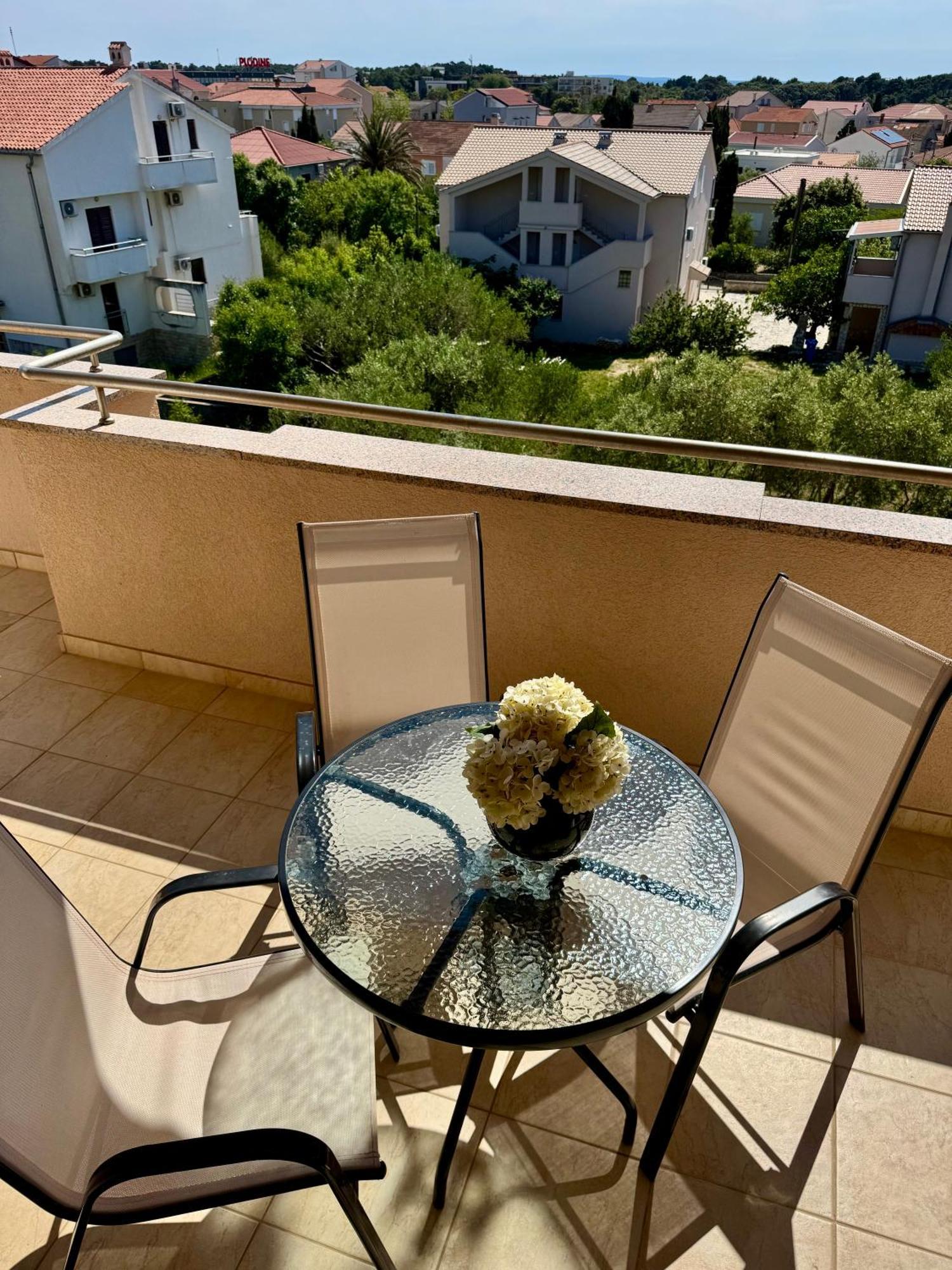 Apartments Toma Новалья Экстерьер фото